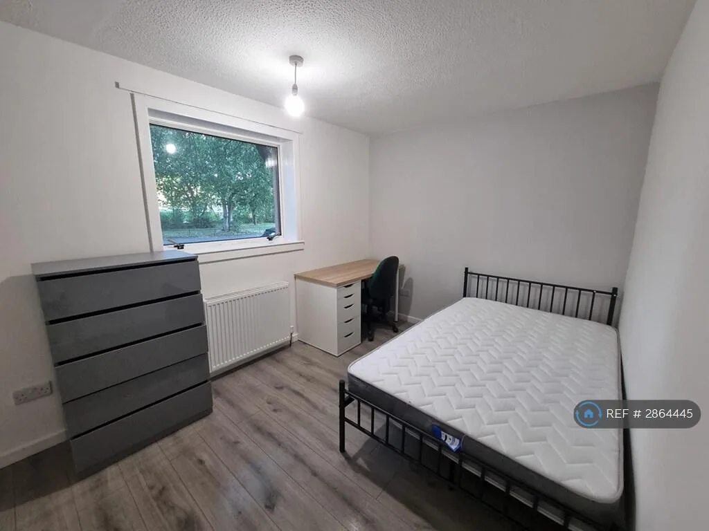 4 bedroom flat for rent