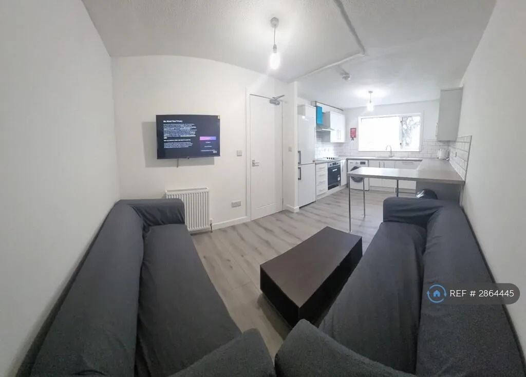 4 bedroom flat for rent