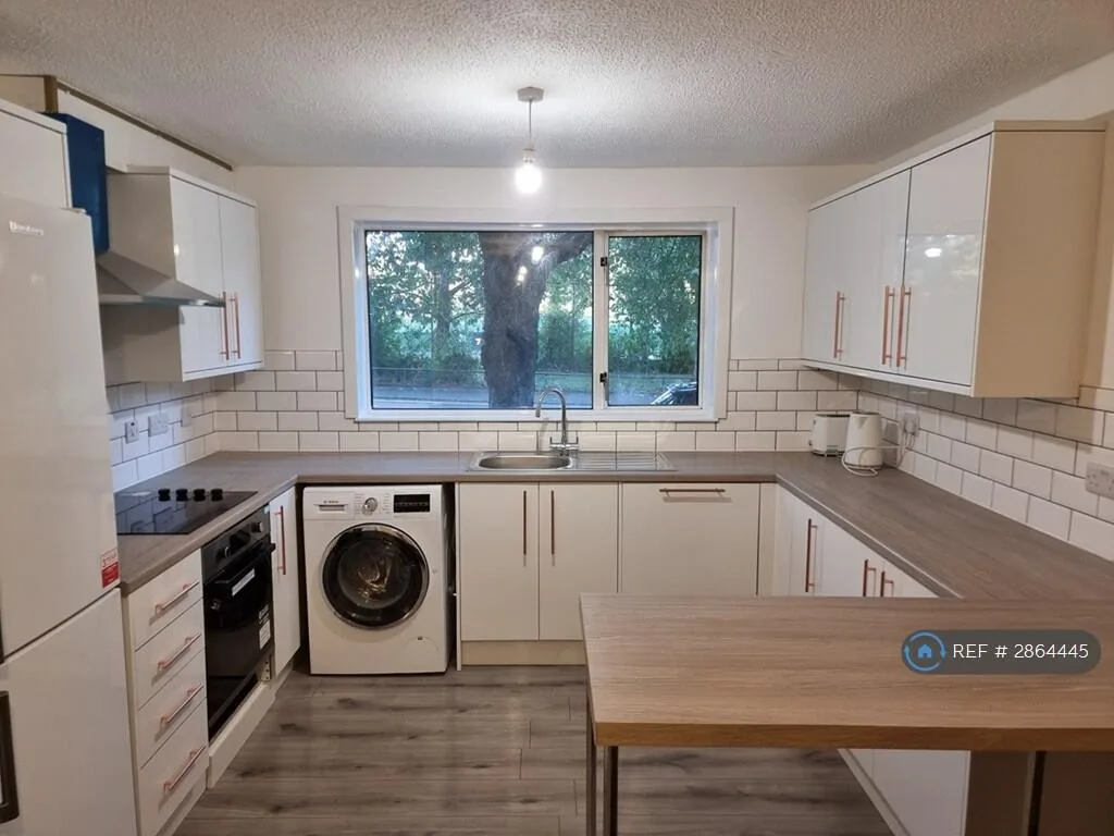 4 bedroom flat for rent