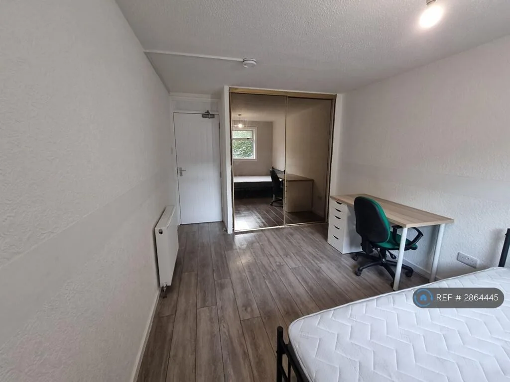 4 bedroom flat for rent
