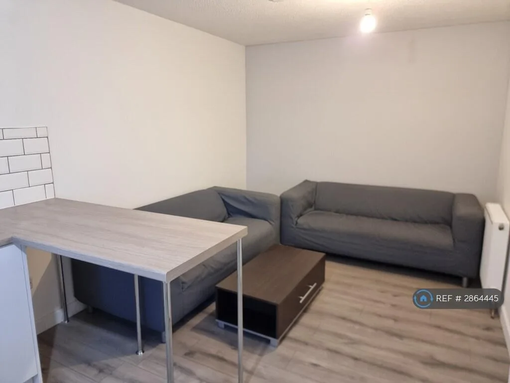 4 bedroom flat for rent