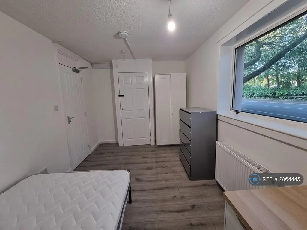 4 bedroom flat for rent