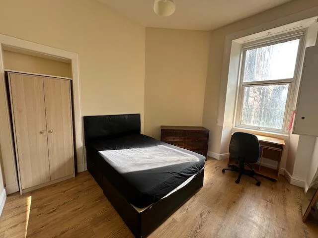 4 bedroom house of multiple occupation for rent