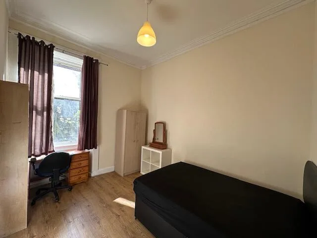 4 bedroom house of multiple occupation for rent