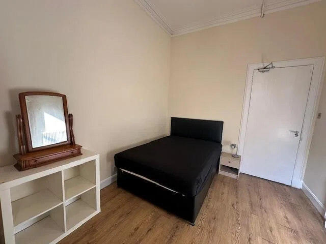 4 bedroom house of multiple occupation for rent
