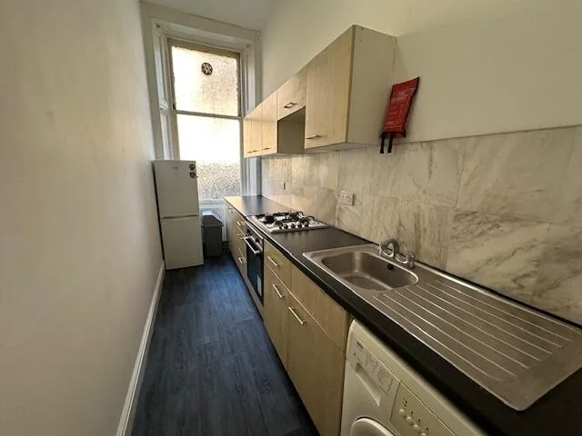 4 bedroom house of multiple occupation for rent