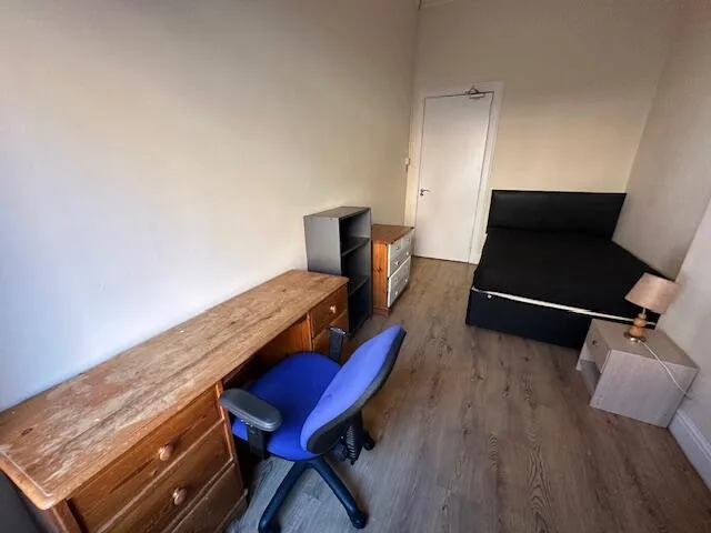 4 bedroom house of multiple occupation for rent