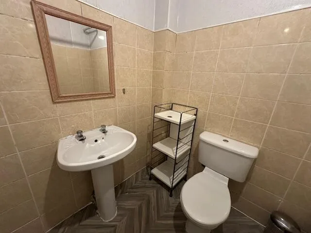 4 bedroom house of multiple occupation for rent