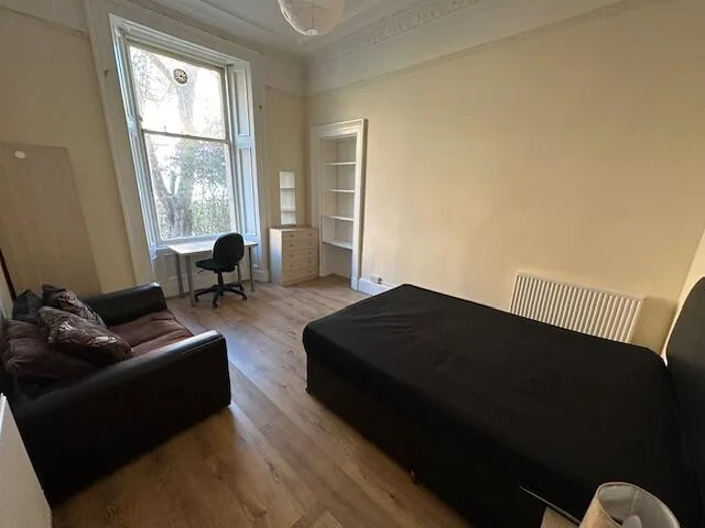 4 bedroom house of multiple occupation for rent