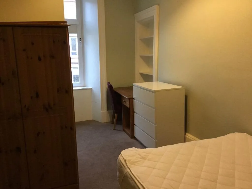 4 bedroom flat for rent