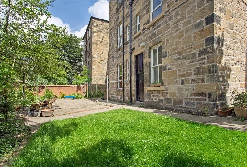 4 bedroom flat for rent