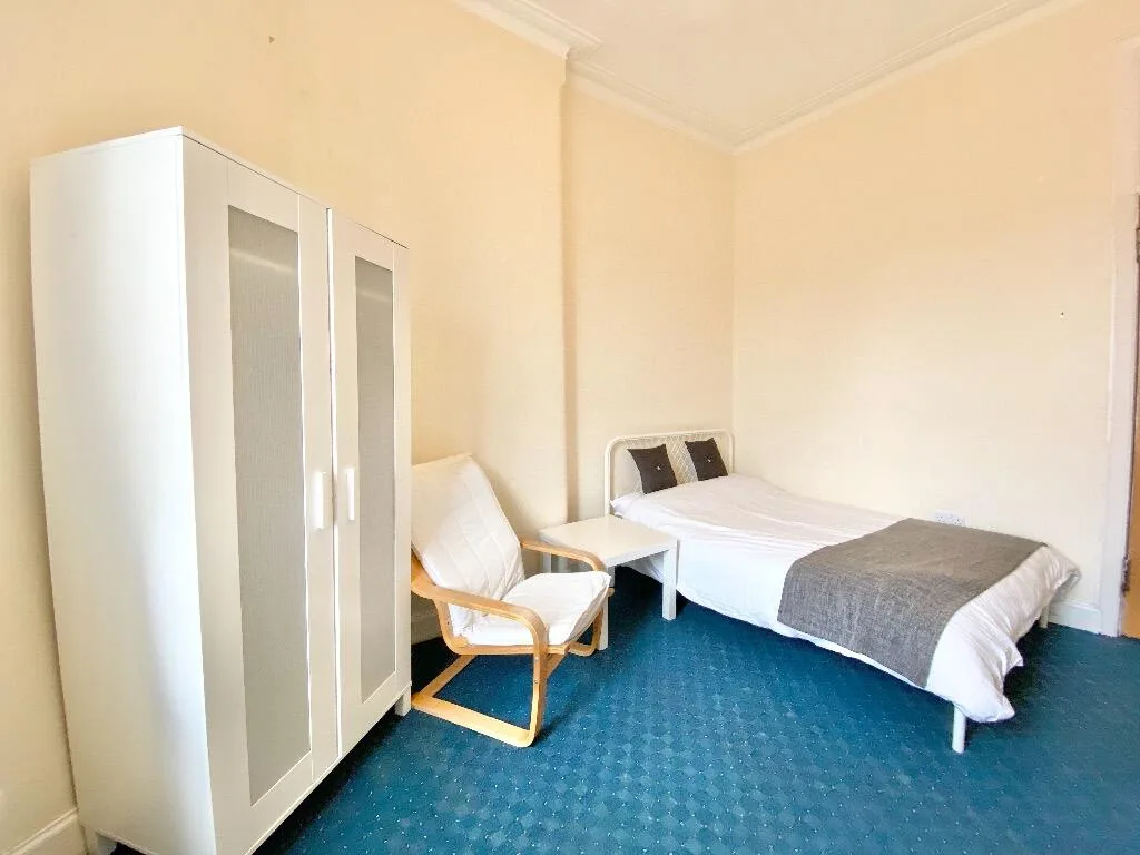 4 bedroom flat for rent
