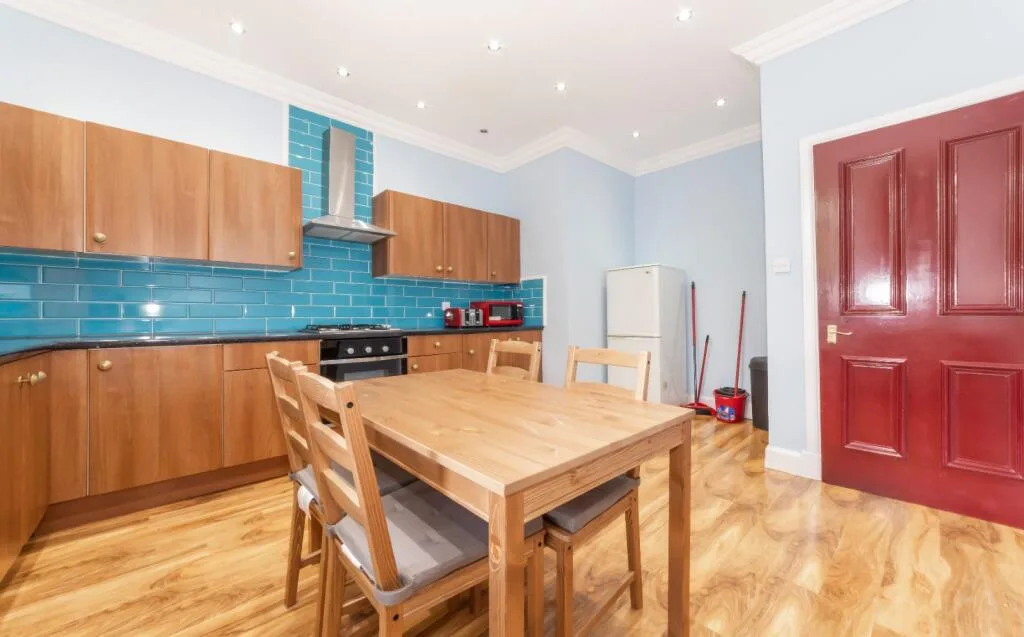 4 bedroom flat for rent