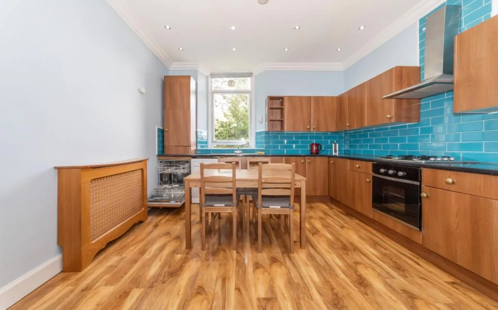4 bedroom flat for rent
