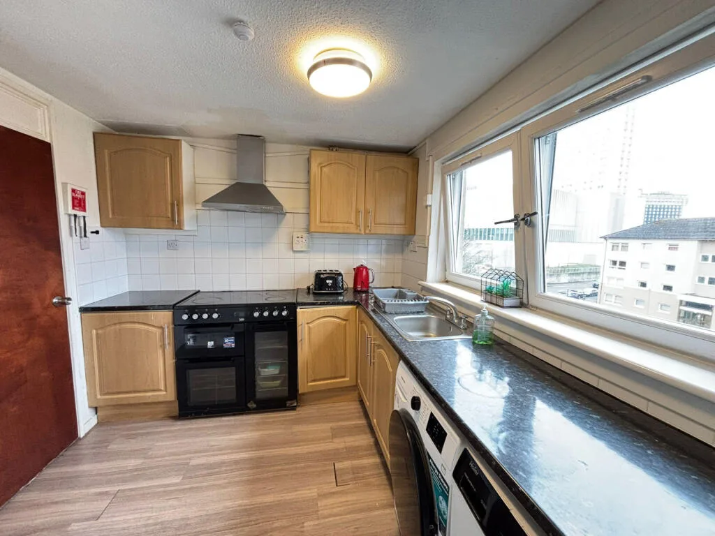 4 bedroom flat for rent