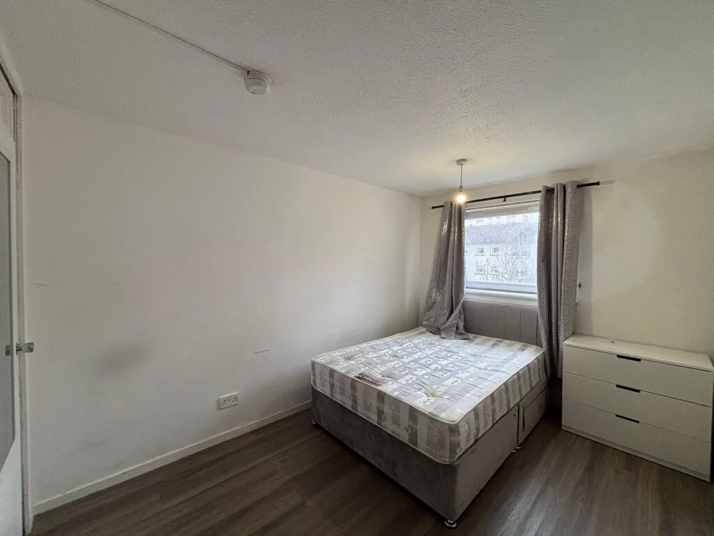 4 bedroom flat for rent