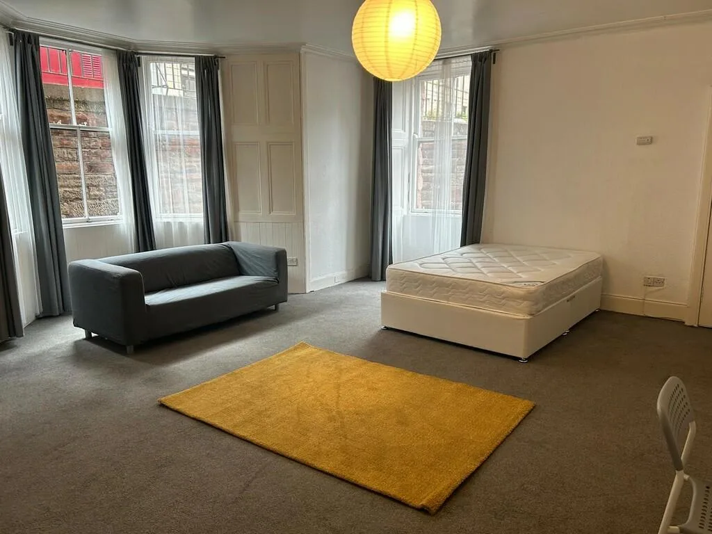 4 bedroom flat for rent