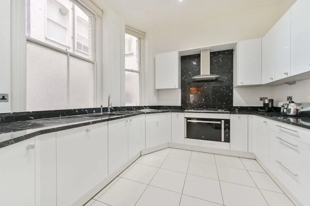 5 bedroom flat for rent
