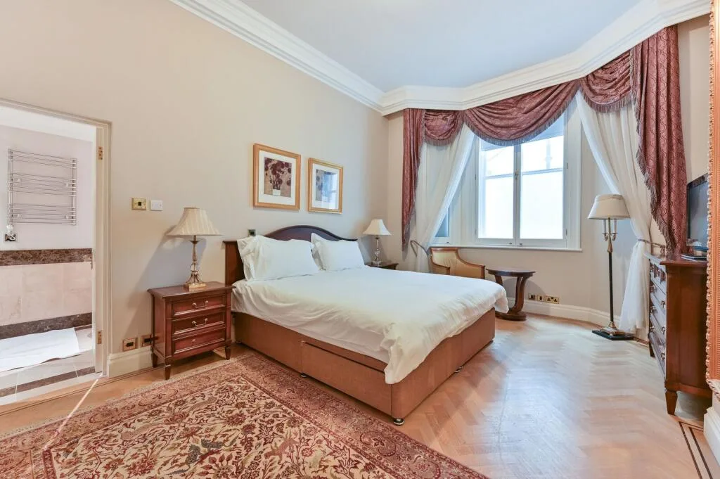 5 bedroom flat for rent