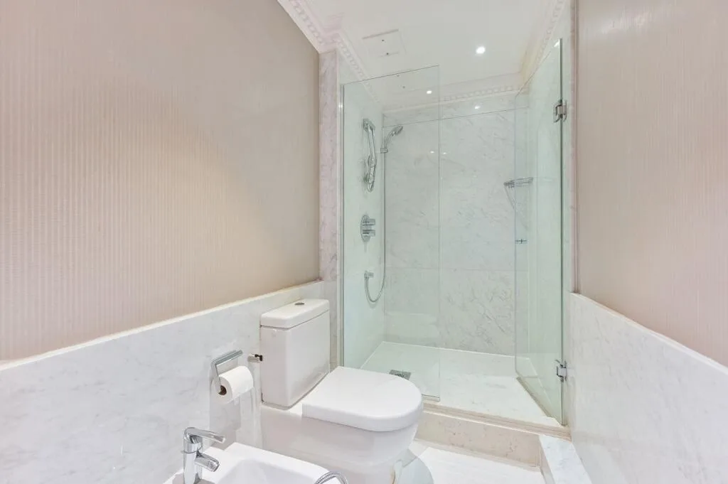 5 bedroom flat for rent