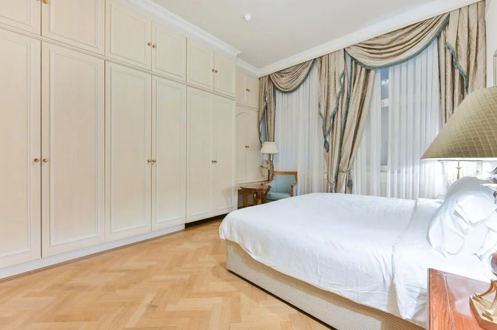 5 bedroom flat for rent