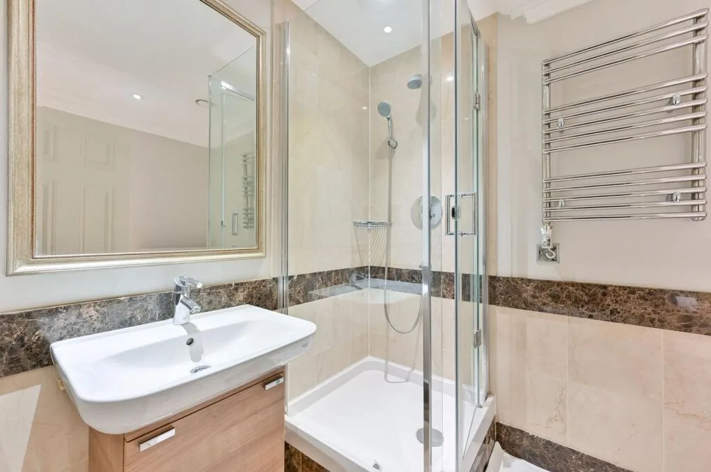 5 bedroom flat for rent