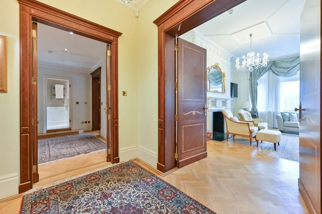 5 bedroom flat for rent