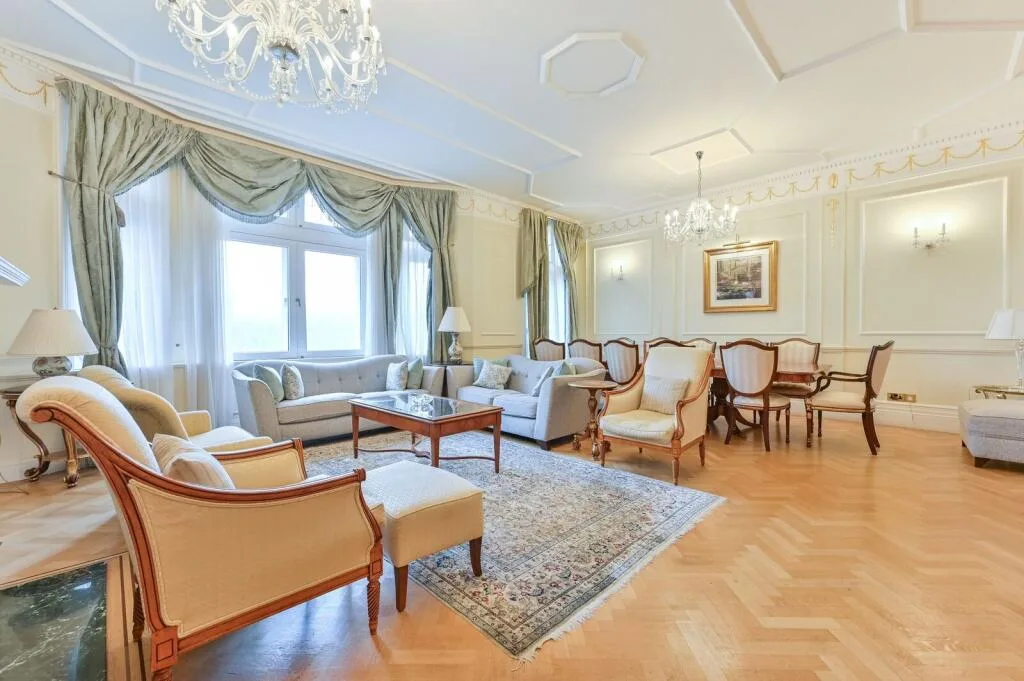 5 bedroom flat for rent