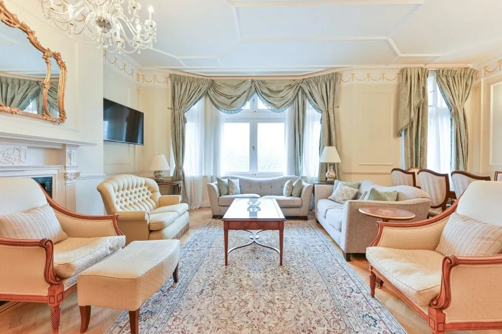 5 bedroom flat for rent