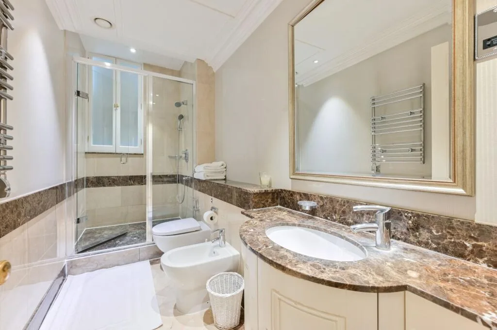 5 bedroom flat for rent