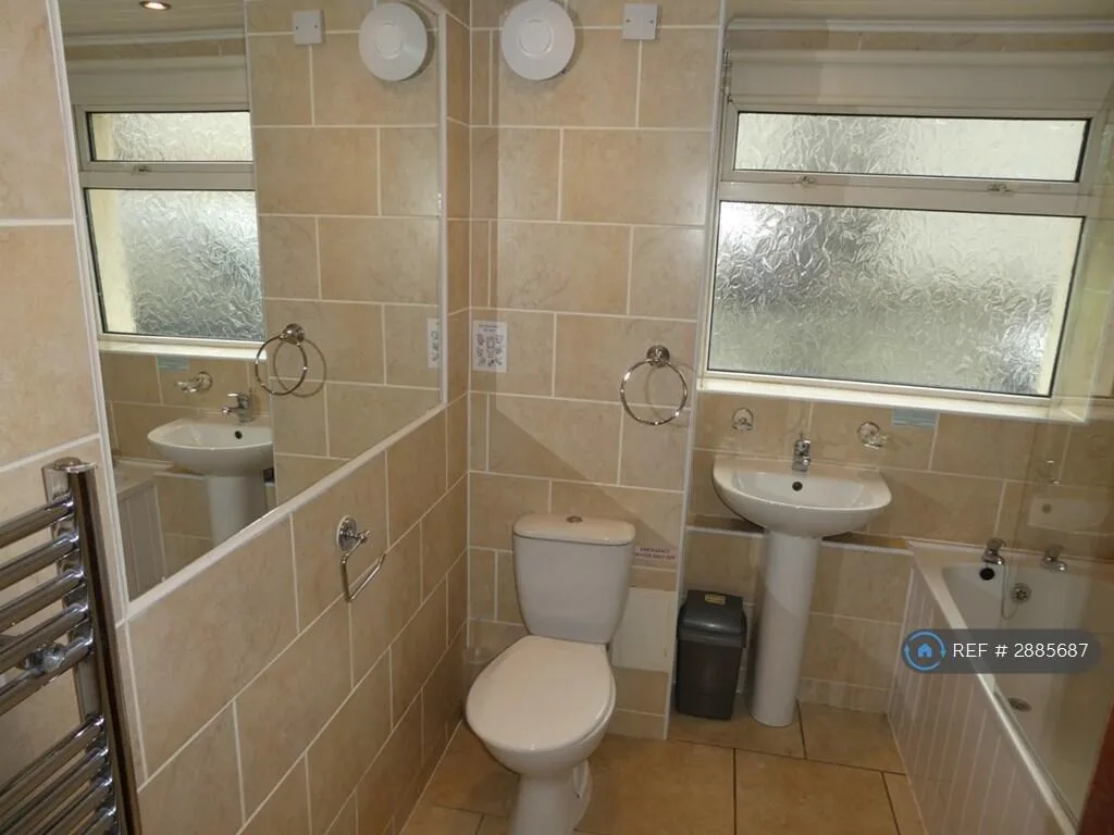 3 bedroom flat for rent