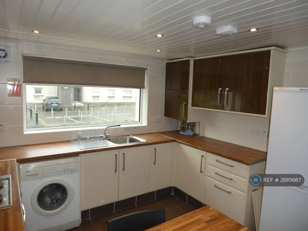3 bedroom flat for rent