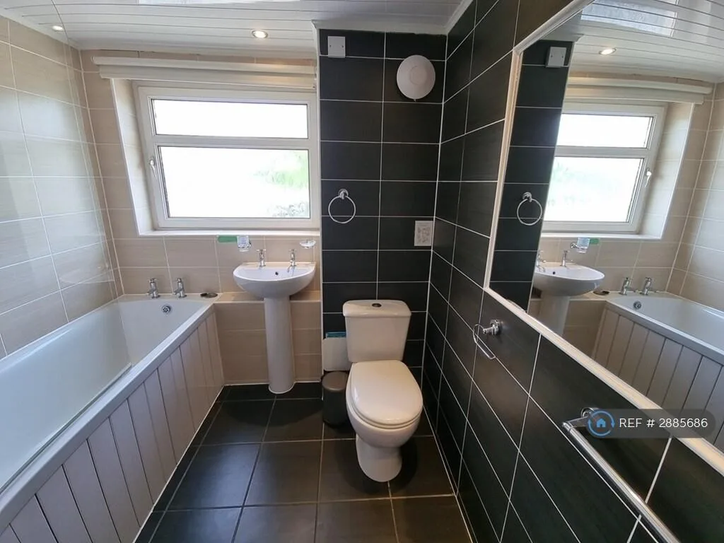 3 bedroom flat for rent