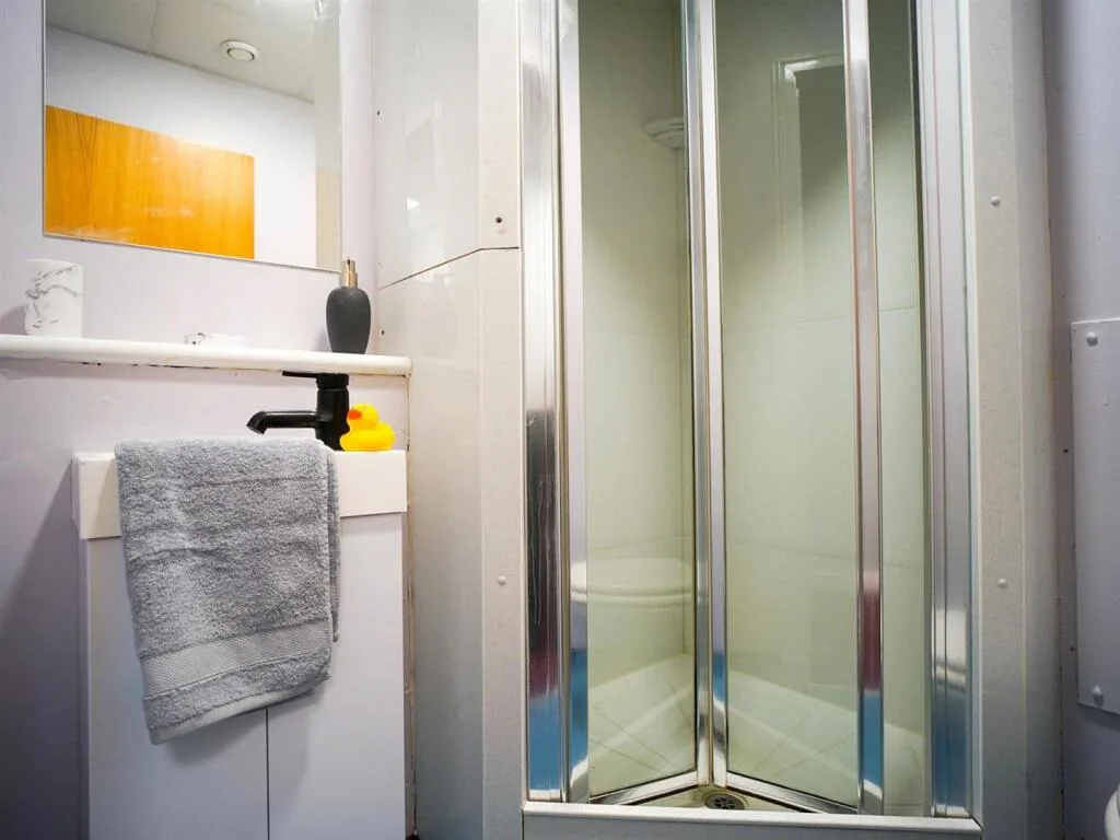 1 bedroom flat share for rent