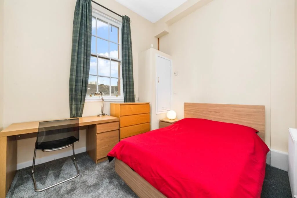 4 bedroom flat for rent
