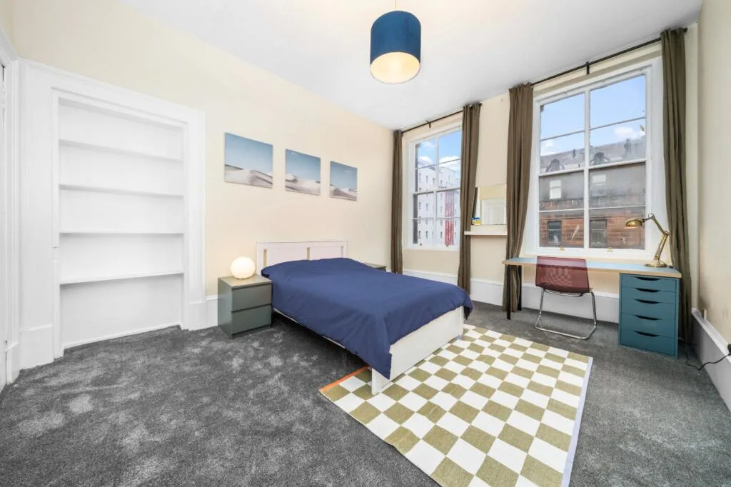 4 bedroom flat for rent