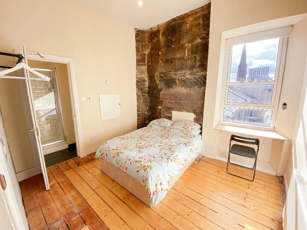 5 bedroom flat for rent
