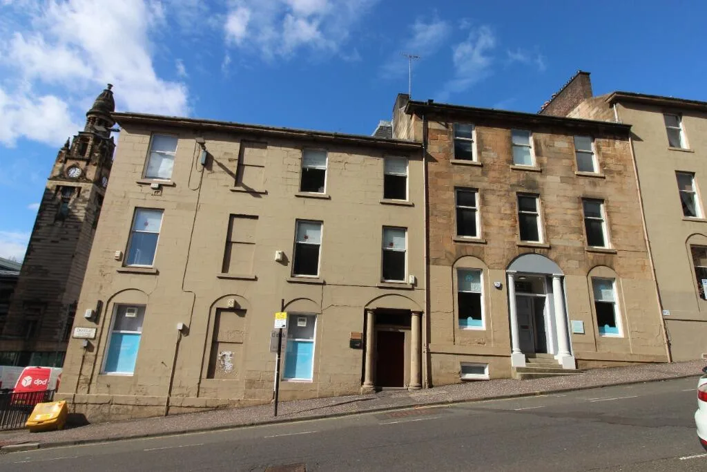 5 bedroom flat for rent