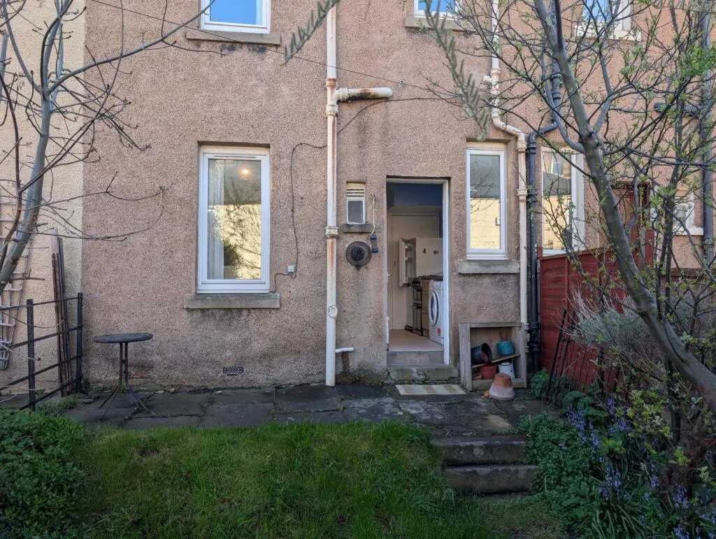 3 bedroom semi-detached house for rent
