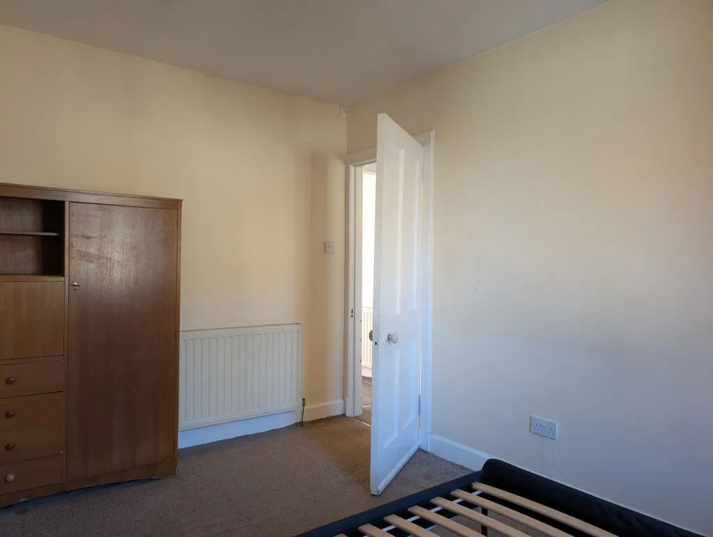 3 bedroom semi-detached house for rent