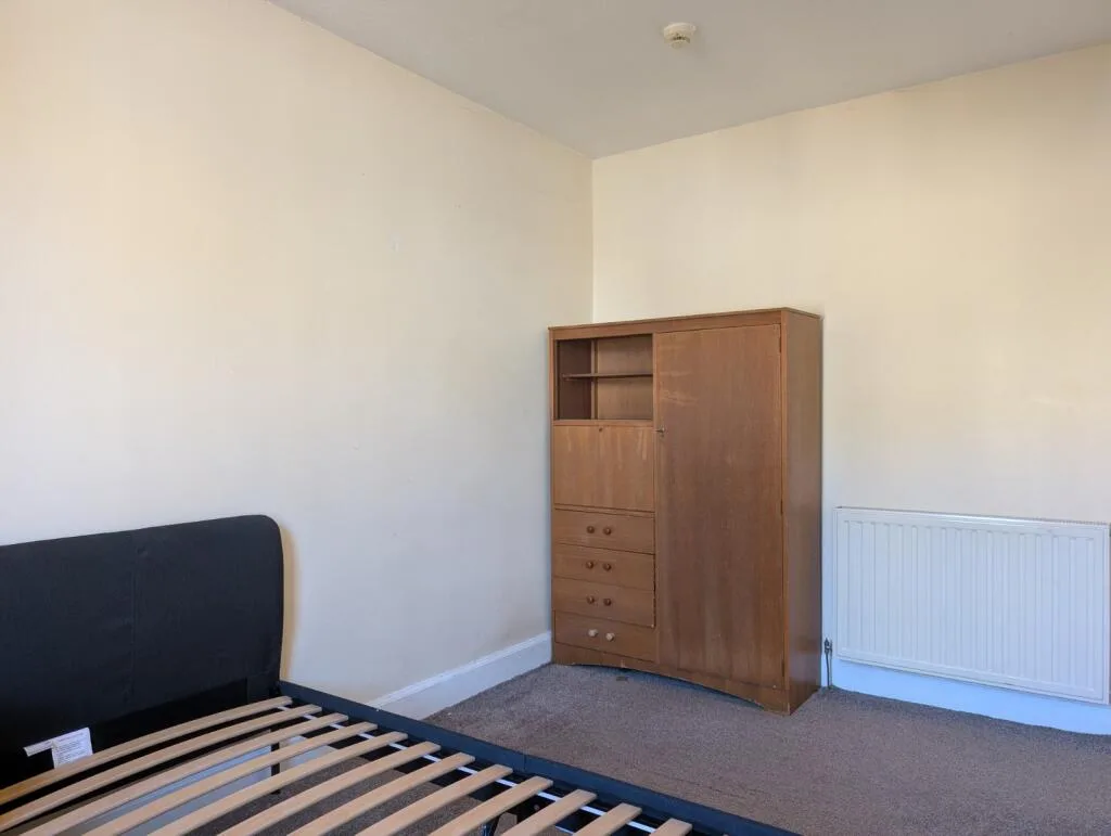 3 bedroom semi-detached house for rent