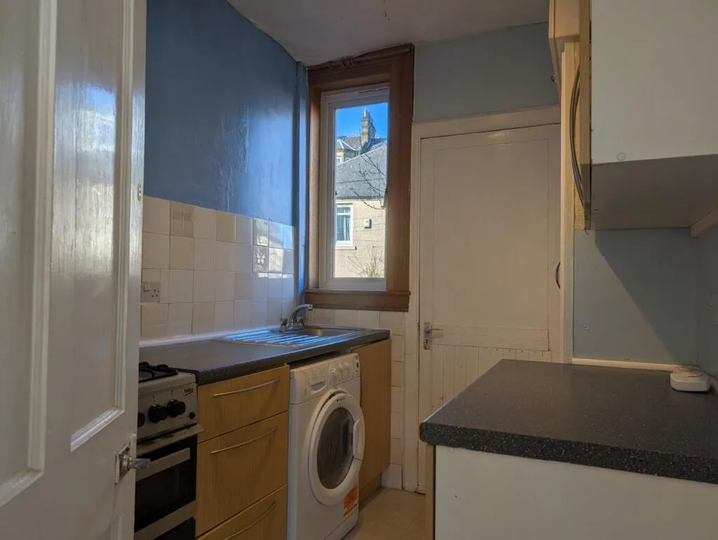 3 bedroom semi-detached house for rent
