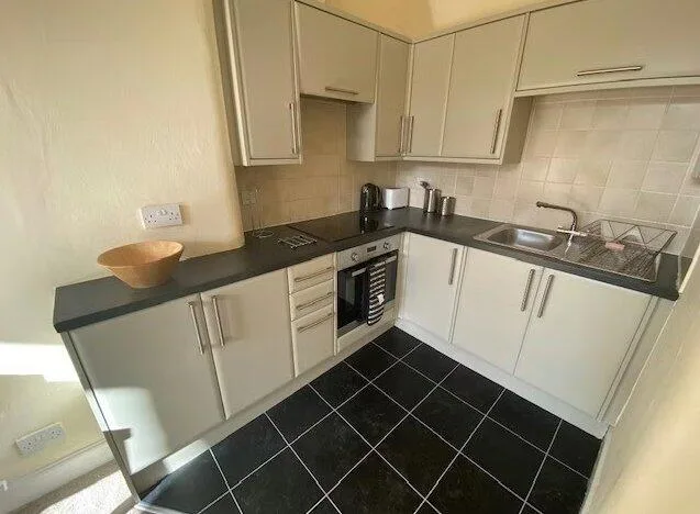 3 bedroom flat for rent