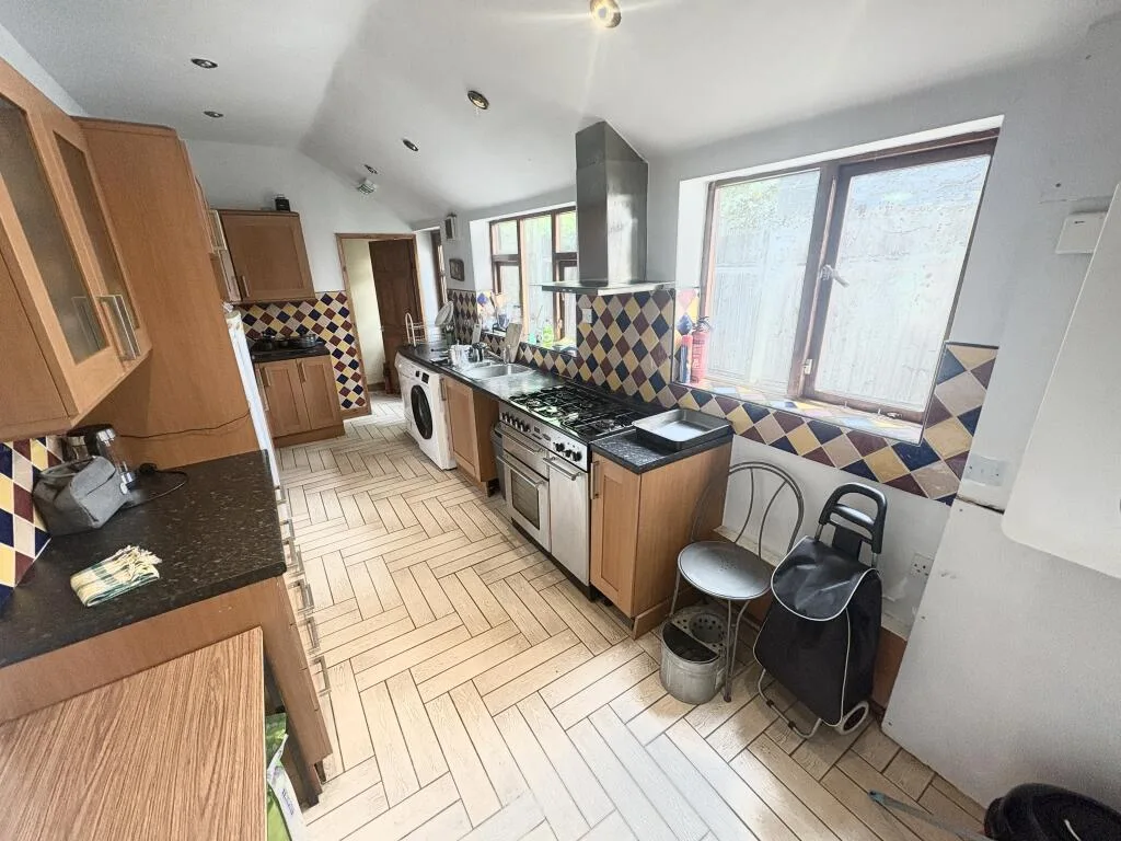 1 bedroom house share for rent