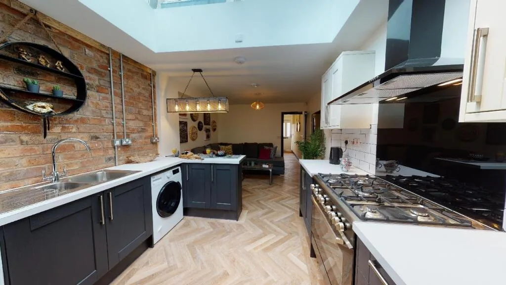 1 bedroom house share for rent