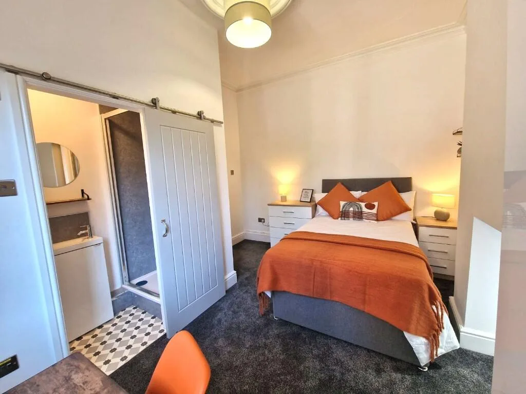 6 bedroom house share for rent