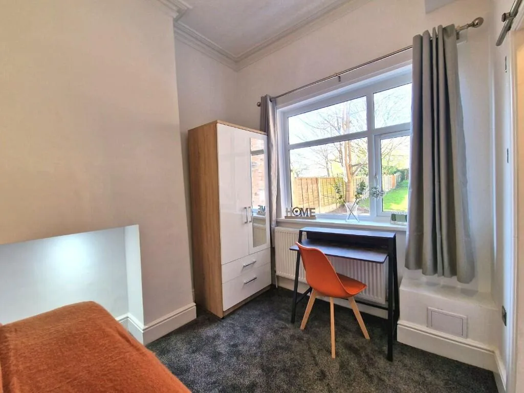 6 bedroom house share for rent