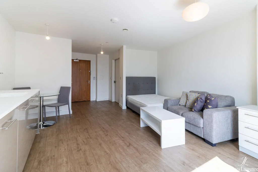 Studio flat for rent