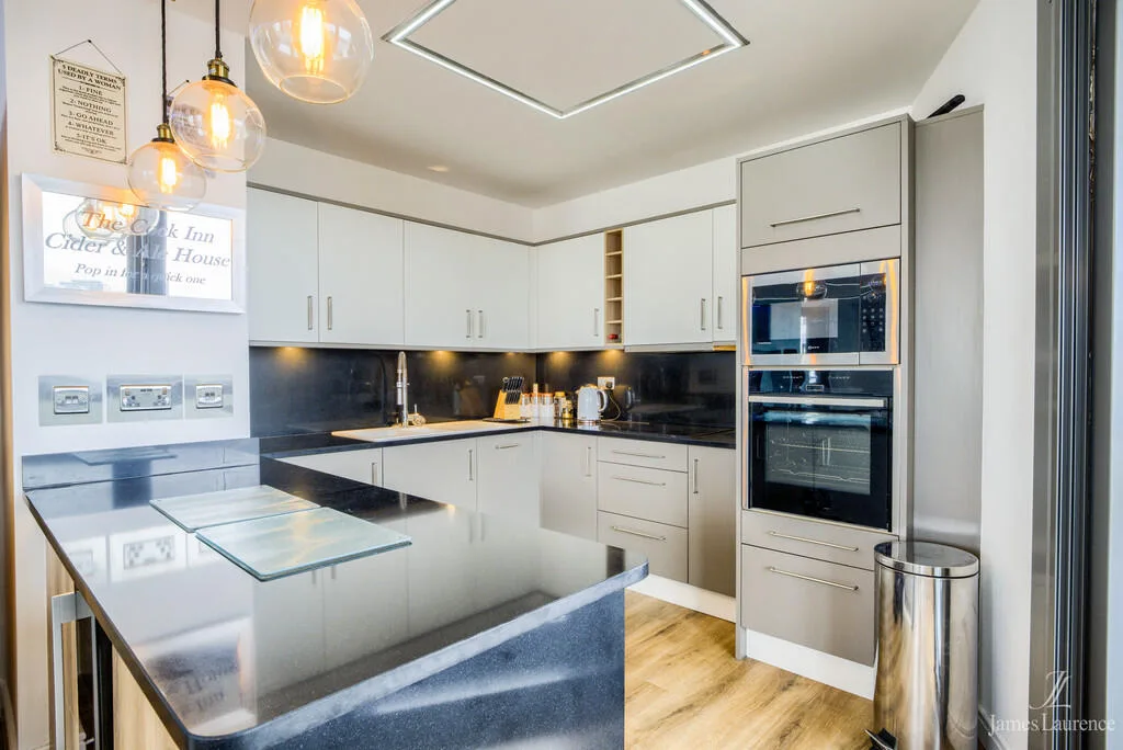 2 bedroom penthouse for rent