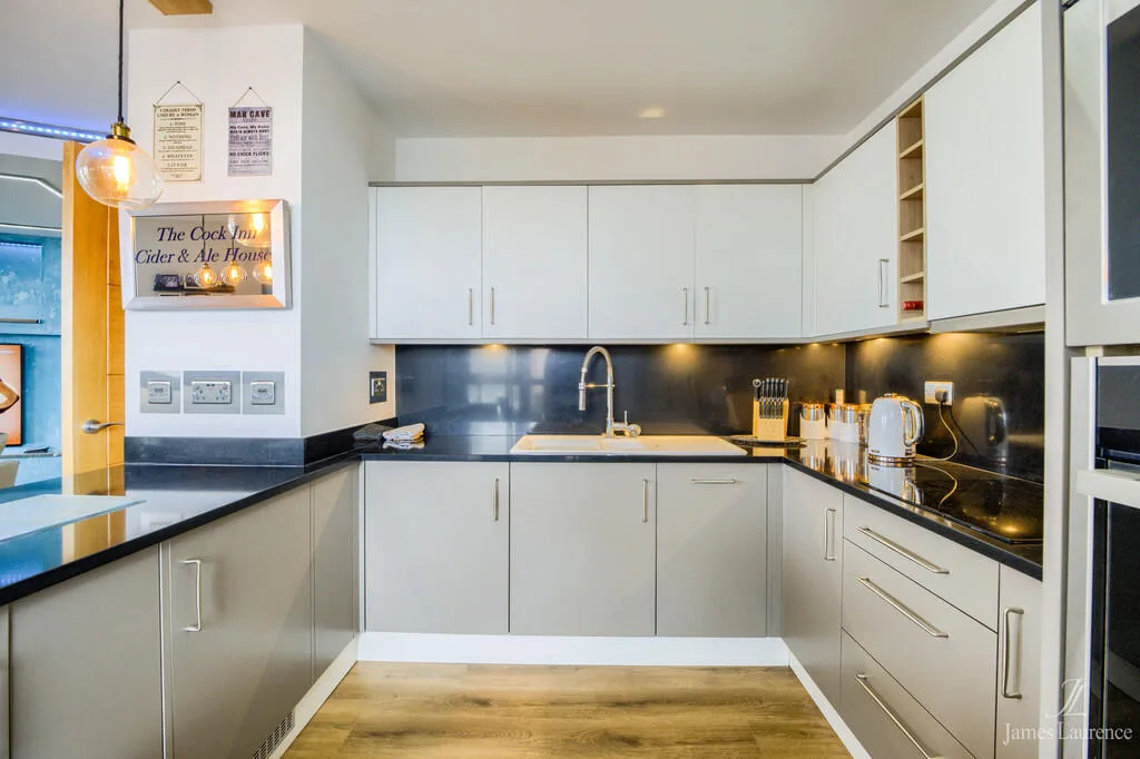 2 bedroom penthouse for rent